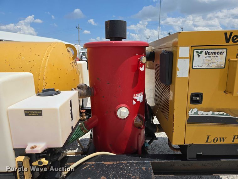 image for item EN2080 2015 Vermeer Vac-Tron LP833SGT vacuum excavator