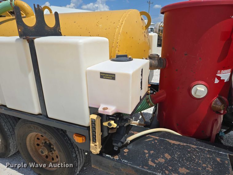 image for item EN2080 2015 Vermeer Vac-Tron LP833SGT vacuum excavator