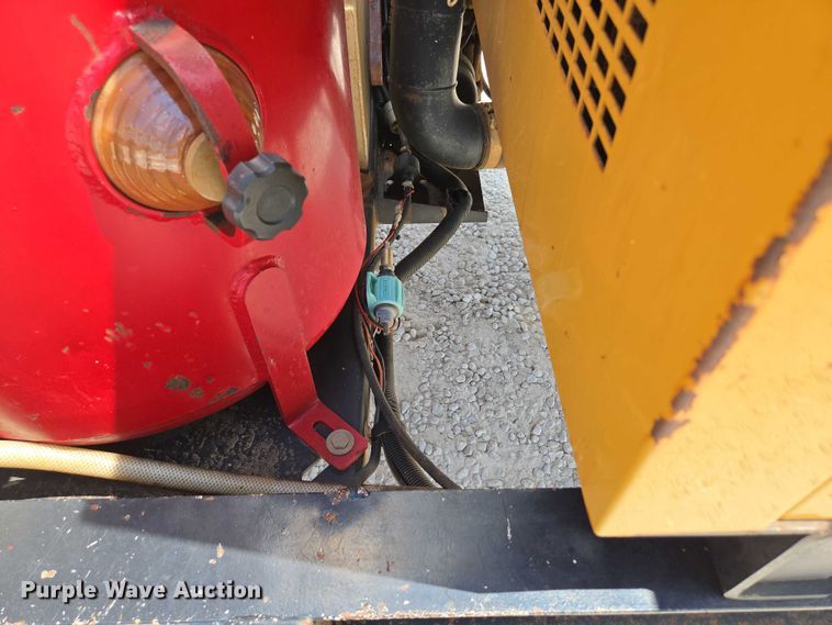 image for item EN2080 2015 Vermeer Vac-Tron LP833SGT vacuum excavator