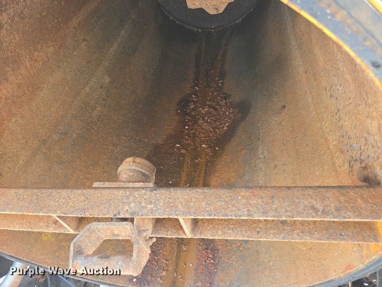 image for item EN2080 2015 Vermeer Vac-Tron LP833SGT vacuum excavator