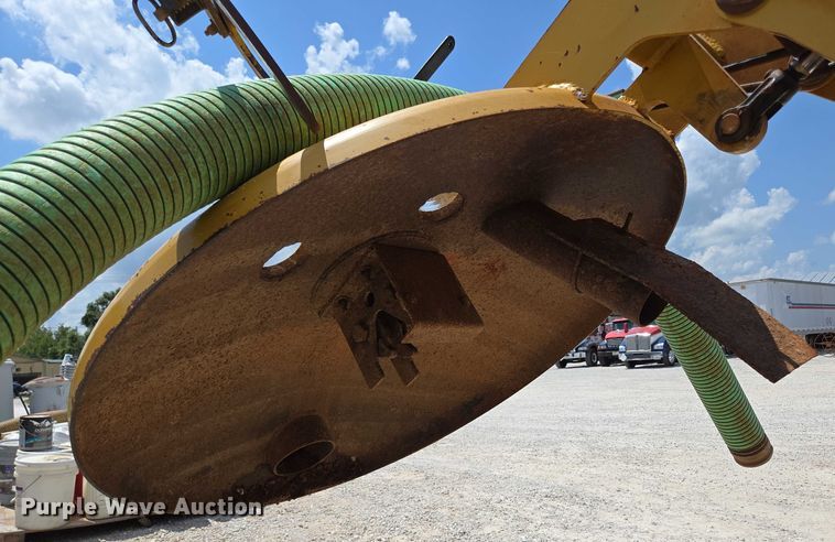 image for item EN2080 2015 Vermeer Vac-Tron LP833SGT vacuum excavator