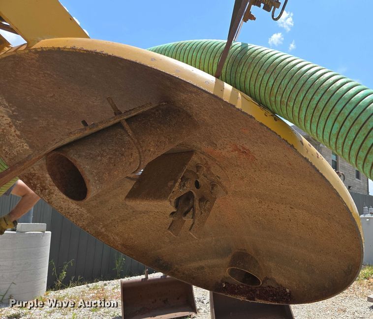 image for item EN2080 2015 Vermeer Vac-Tron LP833SGT vacuum excavator