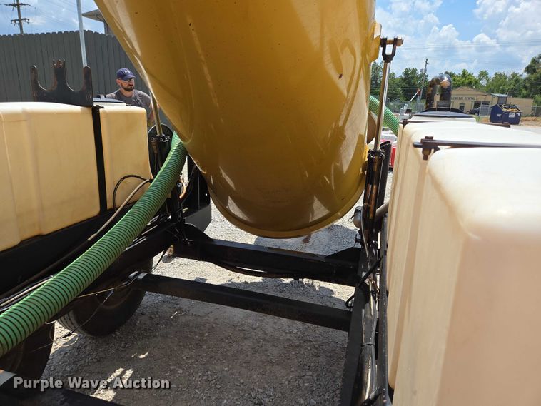 image for item EN2080 2015 Vermeer Vac-Tron LP833SGT vacuum excavator