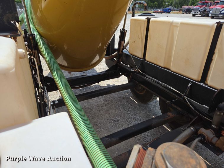 image for item EN2080 2015 Vermeer Vac-Tron LP833SGT vacuum excavator