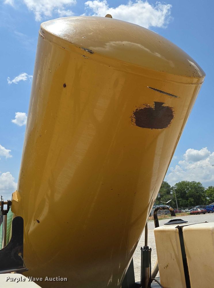 image for item EN2080 2015 Vermeer Vac-Tron LP833SGT vacuum excavator