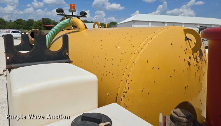 image for item EN2080 2015 Vermeer Vac-Tron LP833SGT vacuum excavator