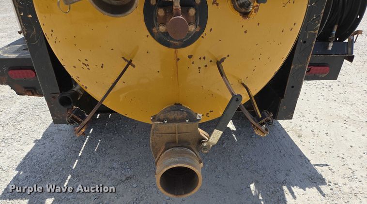 image for item EN2080 2015 Vermeer Vac-Tron LP833SGT vacuum excavator