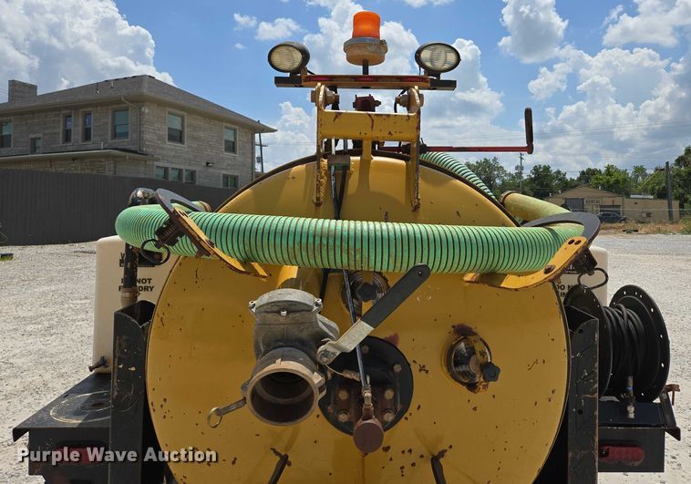 image for item EN2080 2015 Vermeer Vac-Tron LP833SGT vacuum excavator