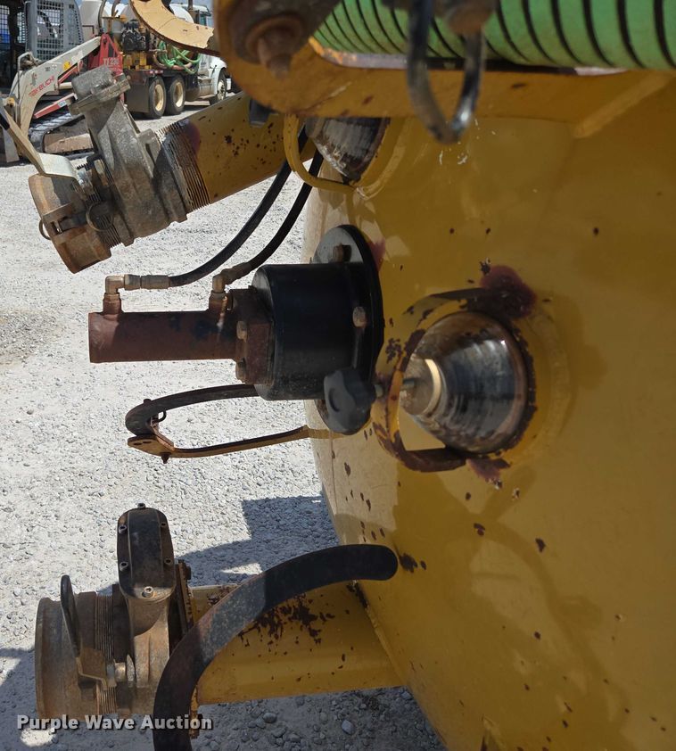 image for item EN2080 2015 Vermeer Vac-Tron LP833SGT vacuum excavator