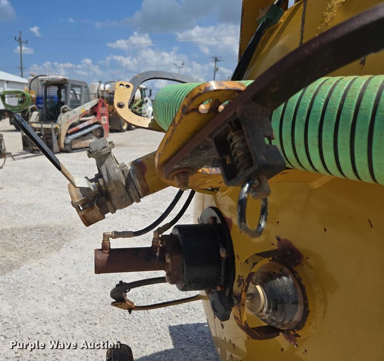 image for item EN2080 2015 Vermeer Vac-Tron LP833SGT vacuum excavator