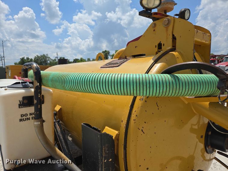 image for item EN2080 2015 Vermeer Vac-Tron LP833SGT vacuum excavator