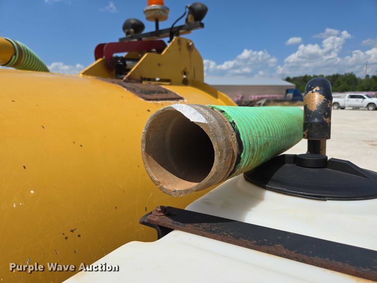 image for item EN2080 2015 Vermeer Vac-Tron LP833SGT vacuum excavator