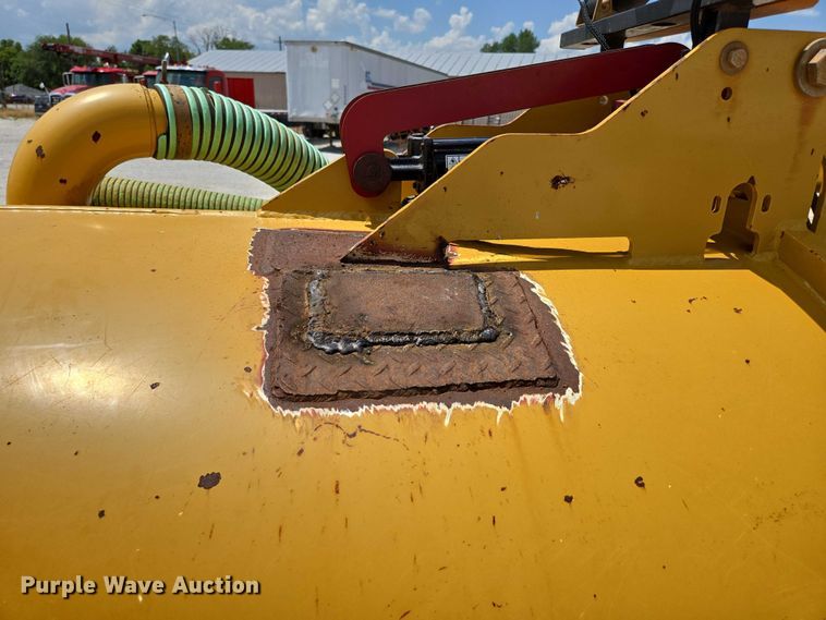 image for item EN2080 2015 Vermeer Vac-Tron LP833SGT vacuum excavator