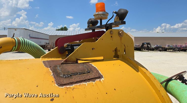 image for item EN2080 2015 Vermeer Vac-Tron LP833SGT vacuum excavator