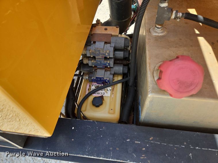 image for item EN2080 2015 Vermeer Vac-Tron LP833SGT vacuum excavator