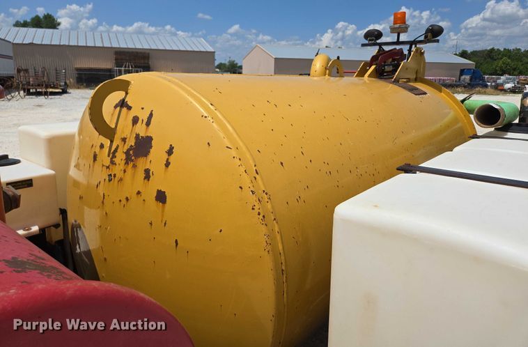 image for item EN2080 2015 Vermeer Vac-Tron LP833SGT vacuum excavator