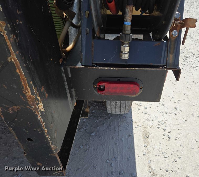 image for item EN2080 2015 Vermeer Vac-Tron LP833SGT vacuum excavator