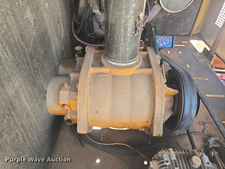 image for item EN2080 2015 Vermeer Vac-Tron LP833SGT vacuum excavator