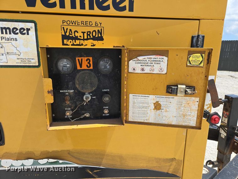 image for item EN2080 2015 Vermeer Vac-Tron LP833SGT vacuum excavator