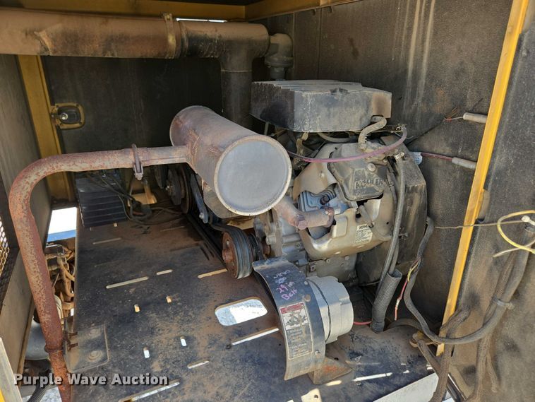 image for item EN2080 2015 Vermeer Vac-Tron LP833SGT vacuum excavator