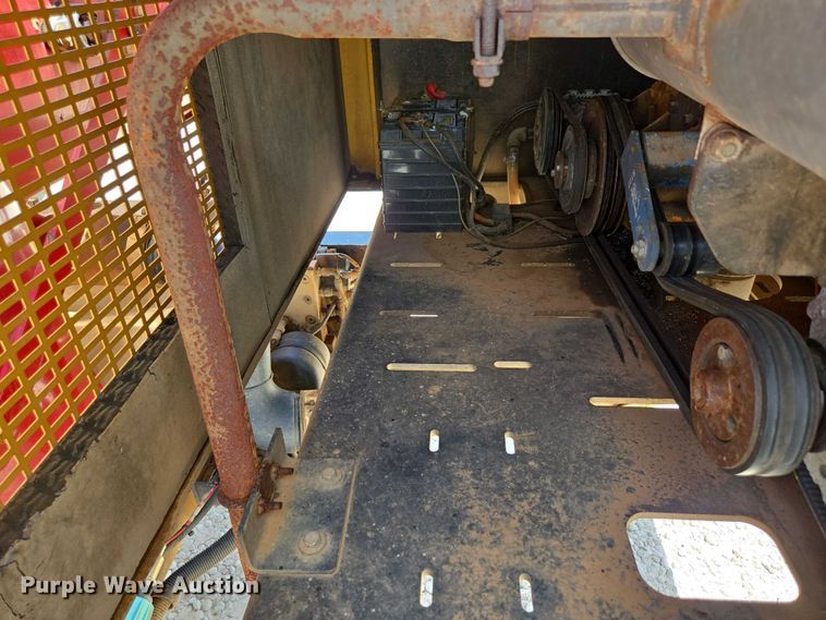 image for item EN2080 2015 Vermeer Vac-Tron LP833SGT vacuum excavator