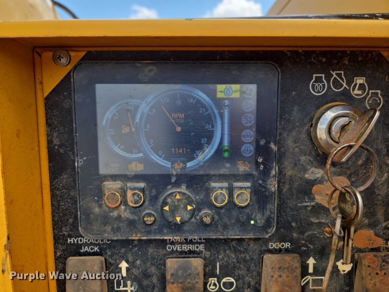 image for item EN2081 2019 Vermeer VX50-800 vacuum excavator