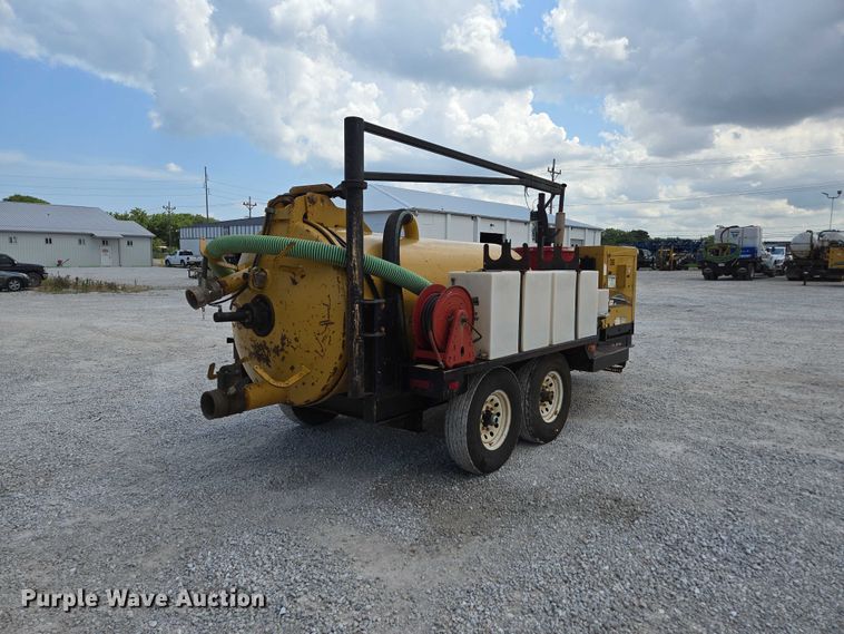 image for item EN2082 2014 Vac-Tron LP833SDT vacuum excavator