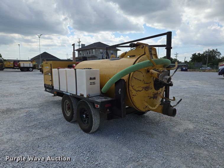 image for item EN2082 2014 Vac-Tron LP833SDT vacuum excavator