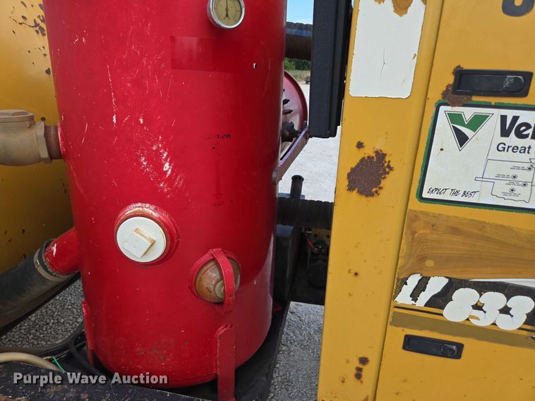 image for item EN2082 2014 Vac-Tron LP833SDT vacuum excavator