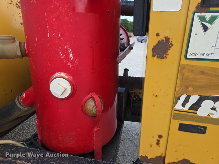 image for item EN2082 2014 Vac-Tron LP833SDT vacuum excavator