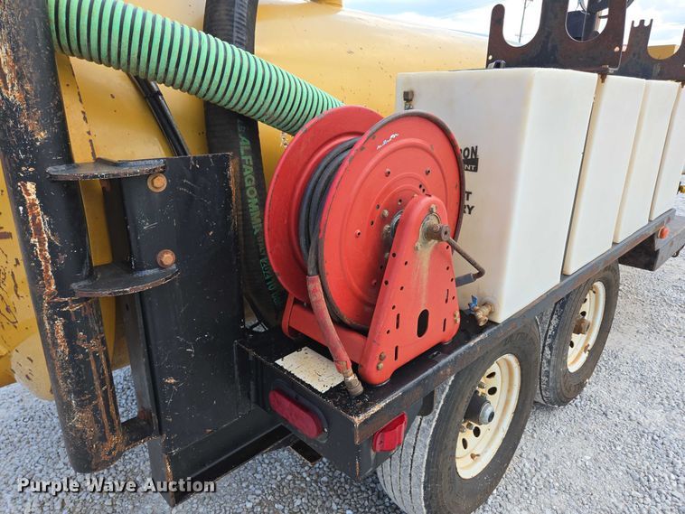 image for item EN2082 2014 Vac-Tron LP833SDT vacuum excavator