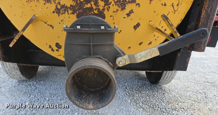 image for item EN2082 2014 Vac-Tron LP833SDT vacuum excavator