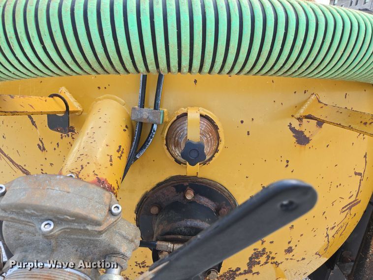 image for item EN2082 2014 Vac-Tron LP833SDT vacuum excavator