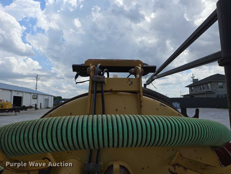 image for item EN2082 2014 Vac-Tron LP833SDT vacuum excavator