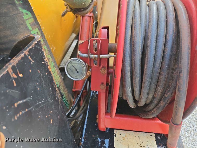 image for item EN2082 2014 Vac-Tron LP833SDT vacuum excavator