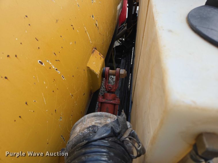 image for item EN2082 2014 Vac-Tron LP833SDT vacuum excavator