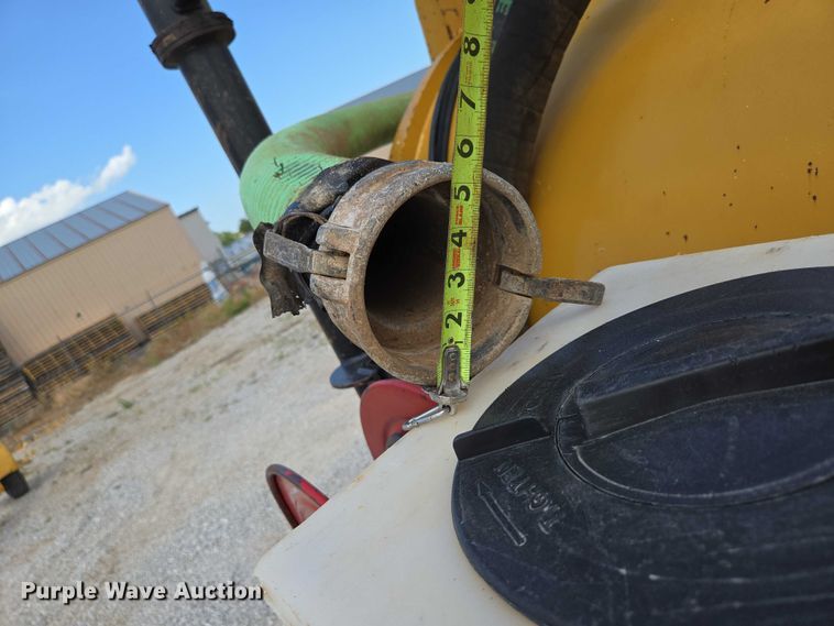 image for item EN2082 2014 Vac-Tron LP833SDT vacuum excavator