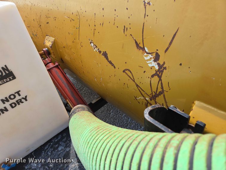 image for item EN2082 2014 Vac-Tron LP833SDT vacuum excavator