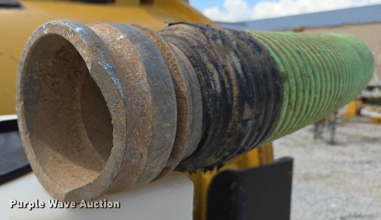 image for item EN2082 2014 Vac-Tron LP833SDT vacuum excavator