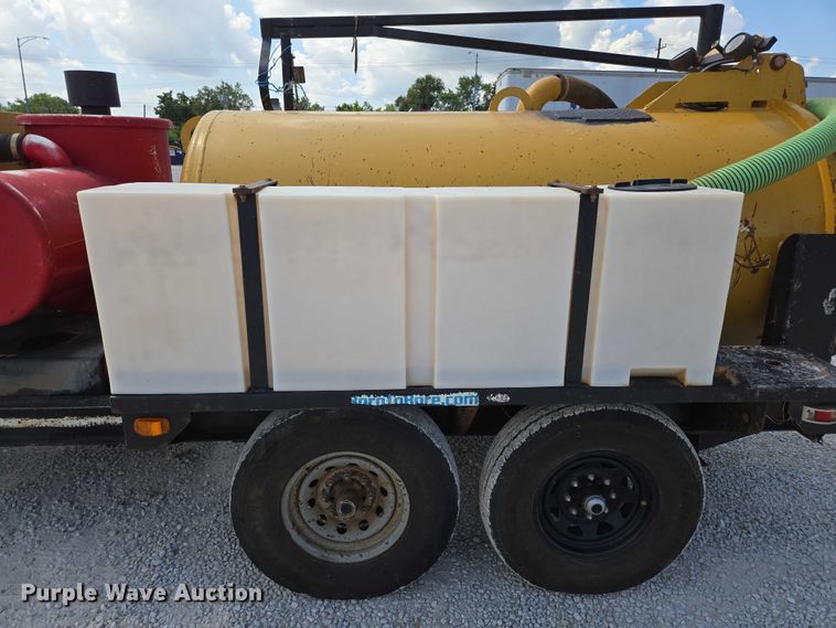 image for item EN2082 2014 Vac-Tron LP833SDT vacuum excavator