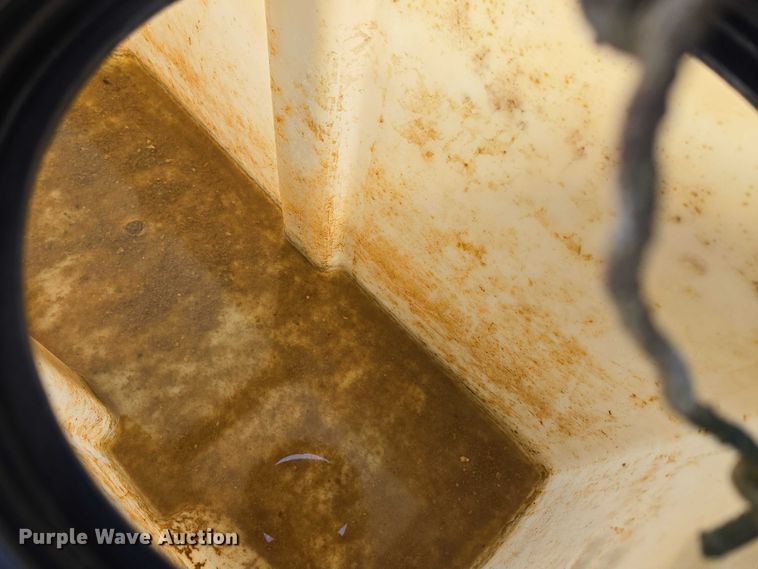 image for item EN2082 2014 Vac-Tron LP833SDT vacuum excavator