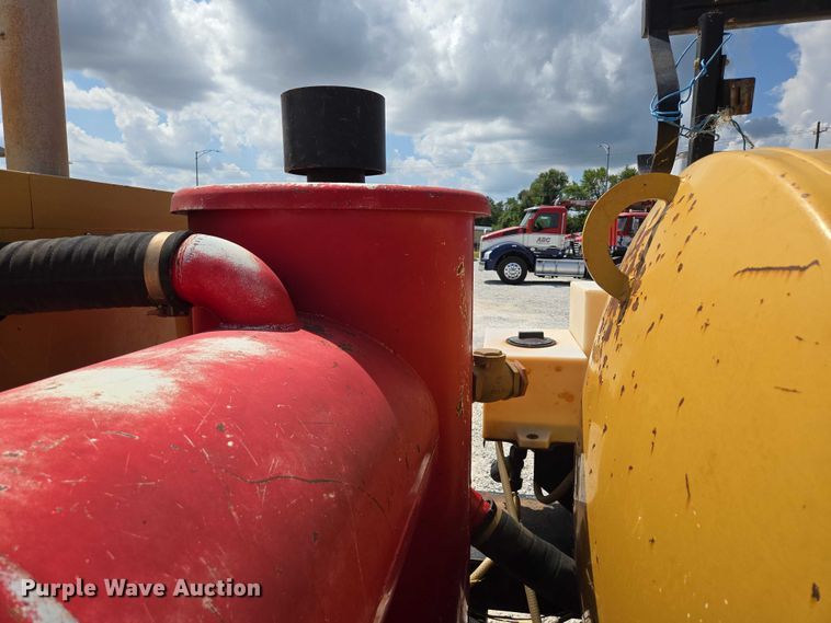 image for item EN2082 2014 Vac-Tron LP833SDT vacuum excavator