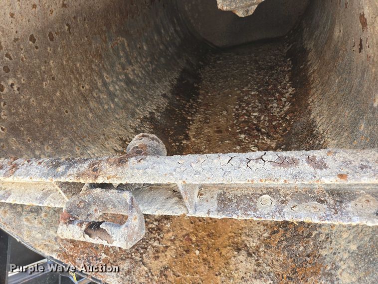 image for item EN2082 2014 Vac-Tron LP833SDT vacuum excavator