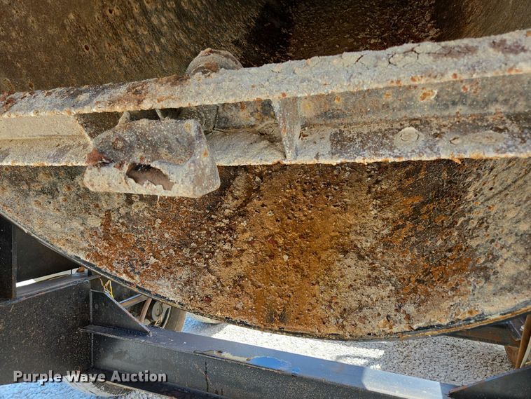 image for item EN2082 2014 Vac-Tron LP833SDT vacuum excavator