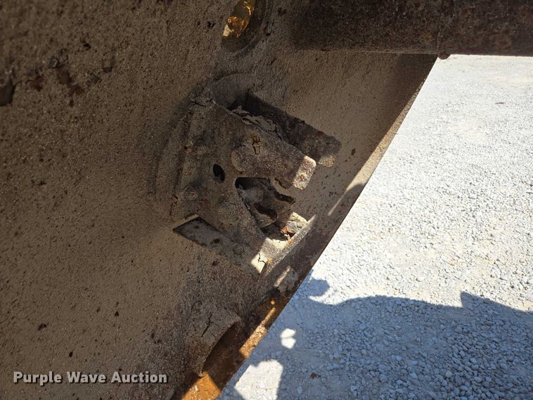 image for item EN2082 2014 Vac-Tron LP833SDT vacuum excavator