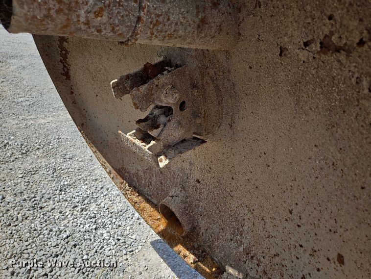 image for item EN2082 2014 Vac-Tron LP833SDT vacuum excavator