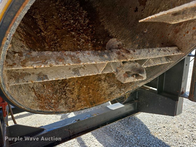 image for item EN2082 2014 Vac-Tron LP833SDT vacuum excavator