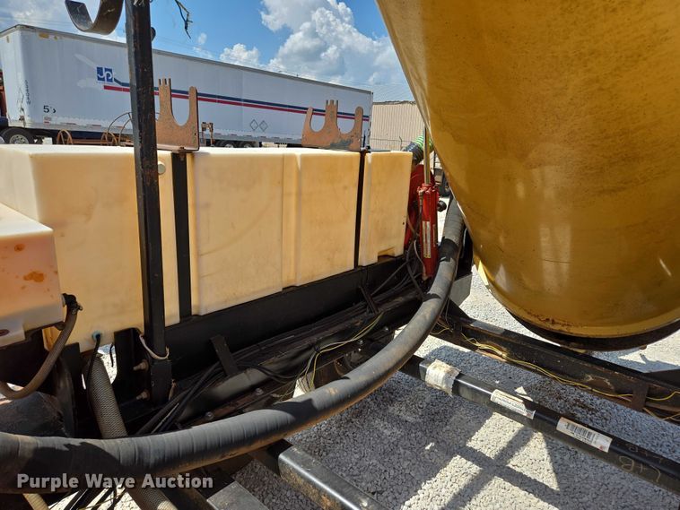 image for item EN2082 2014 Vac-Tron LP833SDT vacuum excavator