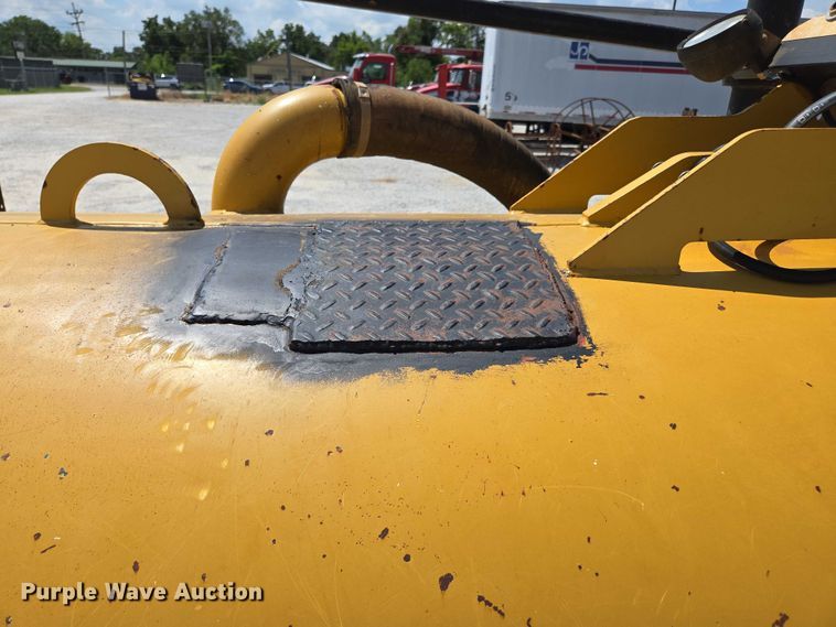 image for item EN2082 2014 Vac-Tron LP833SDT vacuum excavator