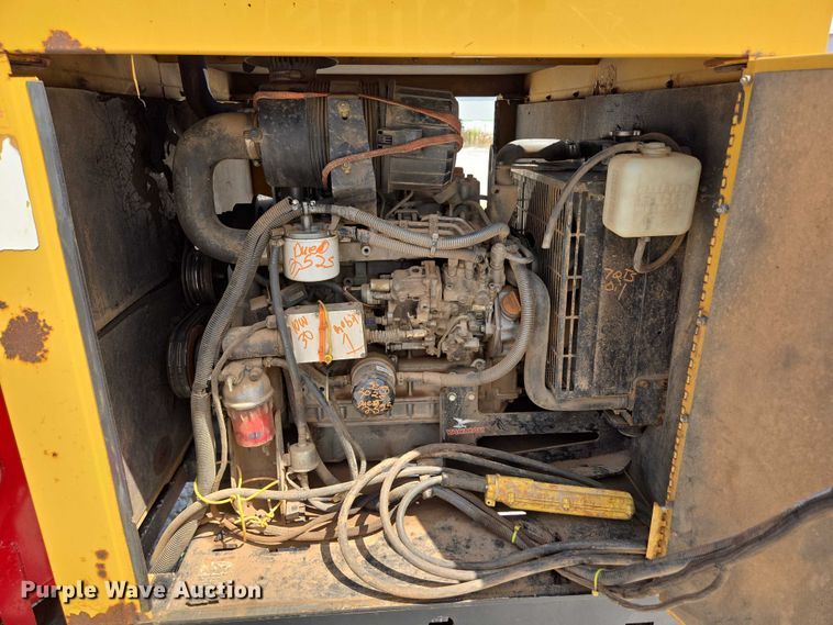 image for item EN2082 2014 Vac-Tron LP833SDT vacuum excavator